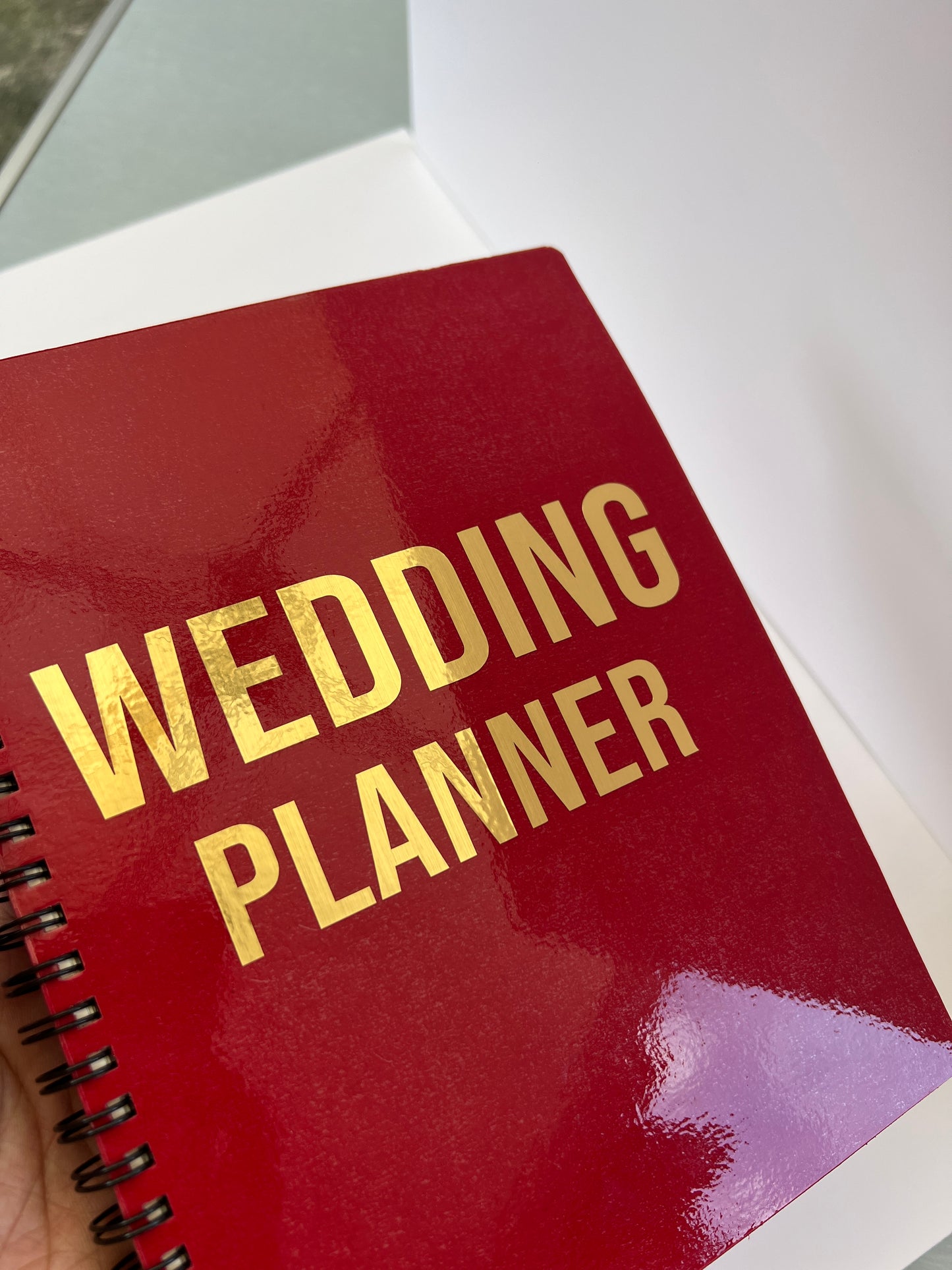 160-Page Wedding Planner - Comprehensive Free Laser Engraved Pen